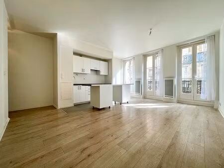 appartement sainte-catherine bordeaux 3 pièce(s) 61 m2 + terrasse env 18 m2