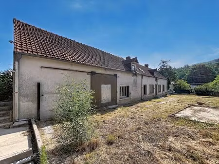 charmante longère en pierre de 165 m² avec grange et vaste terrain clos –...