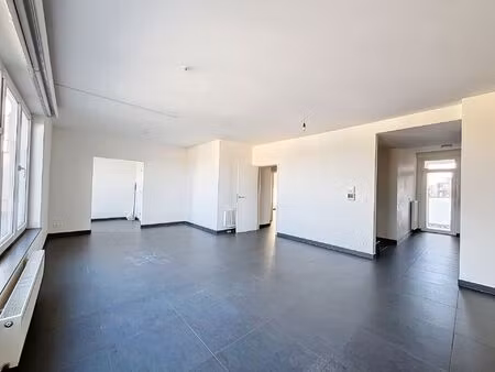 appartement à louer avec terrasse et 3 chambres   woluwe-saint-lambert (vbe41793)
