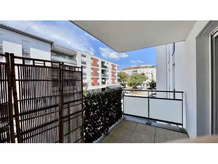 t3 de 69 m2 avec balcon et garage résidence récente
