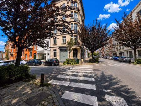 surface commerciale à louer à avenue de l'armée 37 etterbeek (vbe41776)