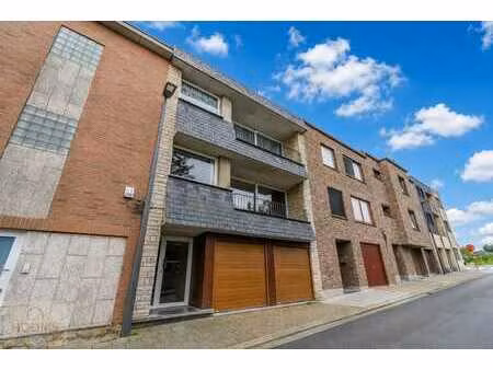 appartement de 2 chambres avec terrasse et garage