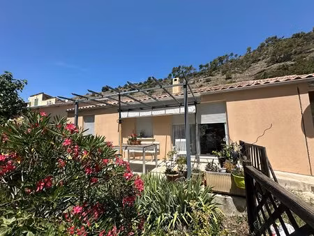 maison de village les mees véranda et jardin