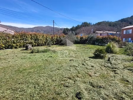 terrain à bâtir de 388m2 sur l' escale 04160   hors lotissement.