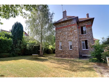 maison de luxe à vendre dans le quartier le pave de l'hay