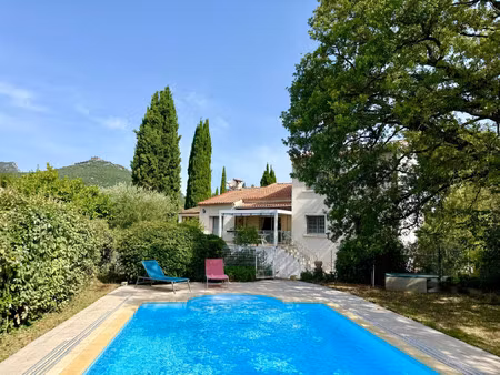 maison de luxe à vendre à saint-mathieu-de-tréviers