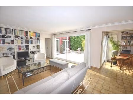 91700 - plain-pied de 9 pièces - 230 m²