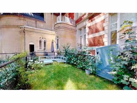 quartier europeen : superbe duplex 2 ch + jardin prive