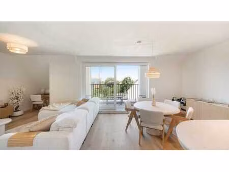 appartement récent lumineux avec agréable terrasse dans l...
