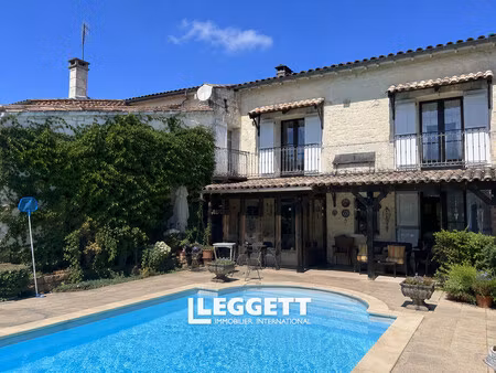 maison 18 pièce(s)  villefranche-de-lonchat