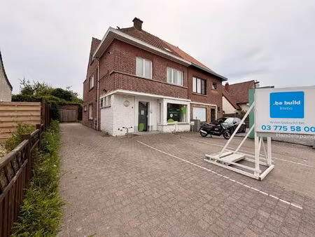 commercieel te koop in sint-niklaas met 3 slaapkamers