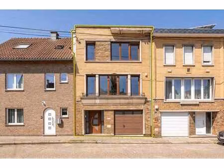 maison bel étage 3 chambres  garage et jardin
