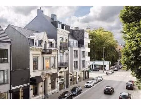 splendide maison de rapport dans un cadre verdoyant