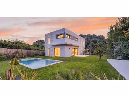 villa avec piscine et terrasse magagnosc (06)
