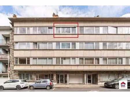 appartement 3ième étage avec potentiel à jette