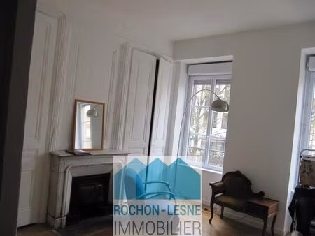 f2 - lyon 9e - rue saint pierre de vaise