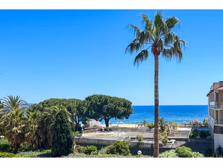 accès direct mer et vue mer  2 pièces + parking