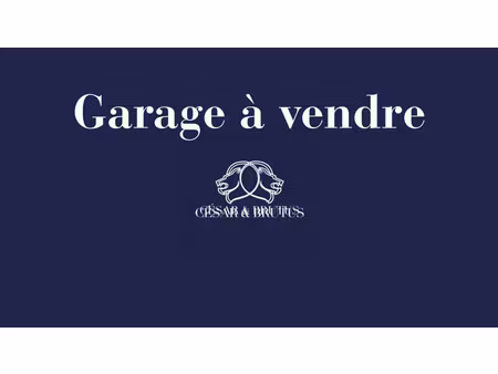 rare à la vente : grand garage double fermé (box de 2 places)