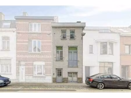 maison de caractère avec des éléments authentiques et un cha
