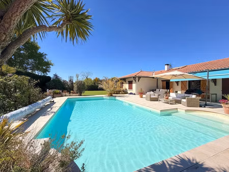 maison de luxe à vendre dans le quartier mestras