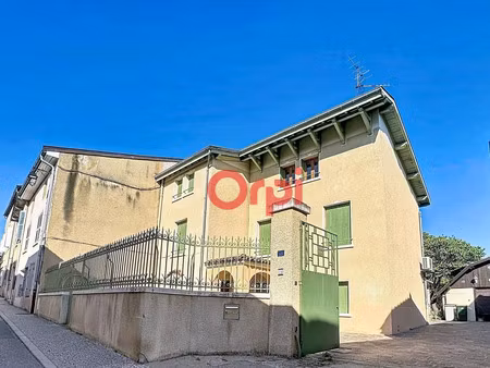 maison de luxe à vendre à charly