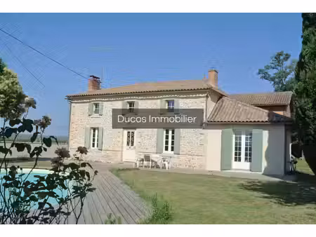 belle rénovation pour cette maison en pierre à 1 h de bordeaux