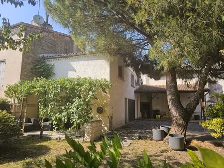 maison de ville avec garage  jardin et studio indépendant