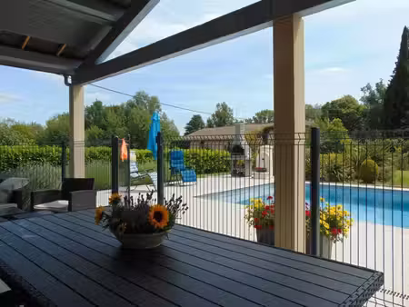 au 31290- villa contemporaine - 4 chambres avec piscine - grand terrain