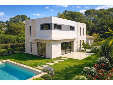 villa de luxe à vendre dans le quartier pibonson-les faisses-ranguin
