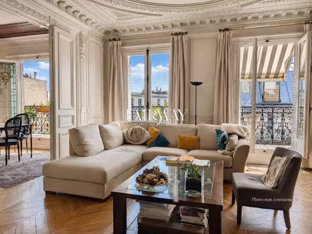 appartement de luxe à vendre dans le quartier clichy-trinité