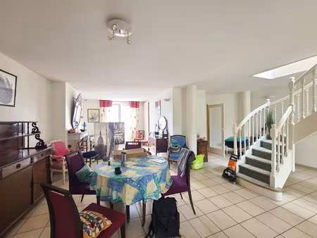maison de luxe à vendre dans le quartier jean-moulin