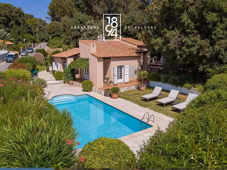 villa de luxe à vendre à la roque-d'anthéron