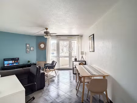 a louer- appartement de type t2 meublé et lumineux à grenoble avec balcon et stationnement
