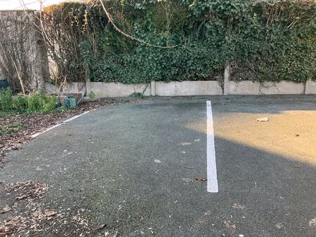parking / box angers