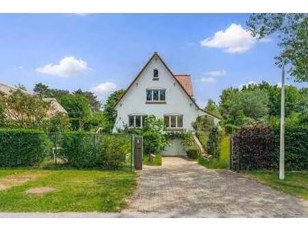 belle villa de 4 chambres dans le simli à nieuport.