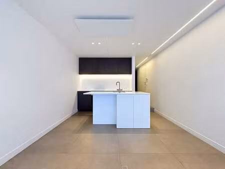 appartement au rdc à 50m de la plage.