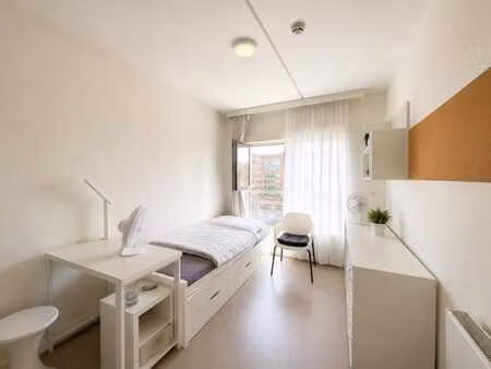beau studio +/-20m2 proche ulb