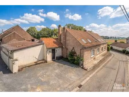 fermette authentique avec grange et terrain exceptionnel