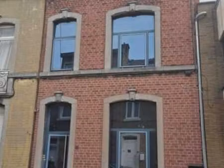 maison unifamiliale avec 4 chambres  terrasse et jardin