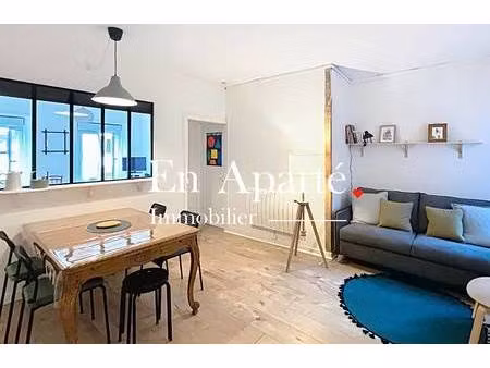 en aparté