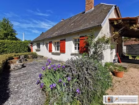 charmante maison de campagne en pierre avec jolie vue
