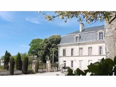 prestigieux château en vente la rochelle  nouvelle-aquitaine