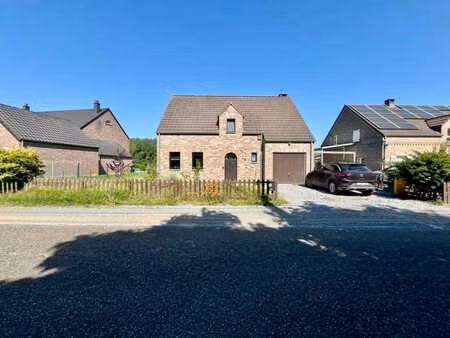 maison 4 facaddes 3 ch à louer avec jardin et garage