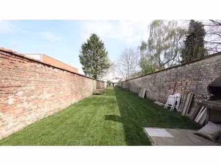 immeuble mixte – commerce et triplex avec jardin de 240m²
