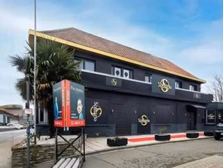 villa mixte de commerce et d'habitation de ± 500m2 sur mach