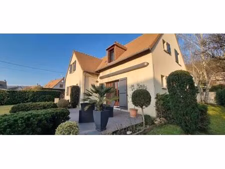 maison familiale de qualité – sous-sol total – terrain paysagé de 1 250 m²