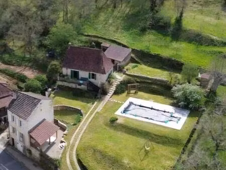 joli ensemble de 2 maisons d'habitations avec piscine