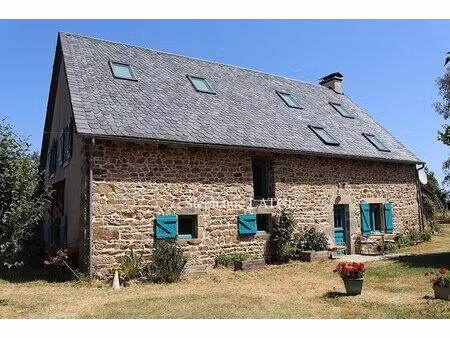 ferme rénovée de 5 chambres avec gîte à larodde (63)