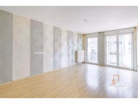 appartement 2 pièces de 56 39 m2 avec balcon  parking et cave sis koenigshoffen / strasbou
