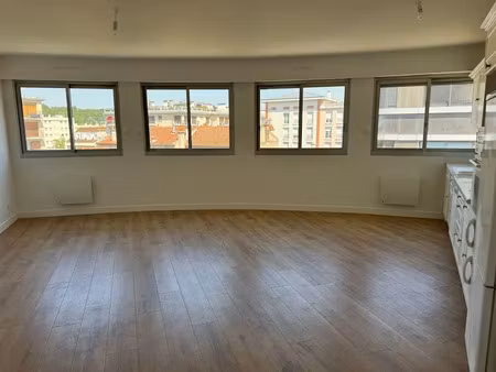 location appartement 3 pièces 64 m² à le vésinet (78110)  1 570 €